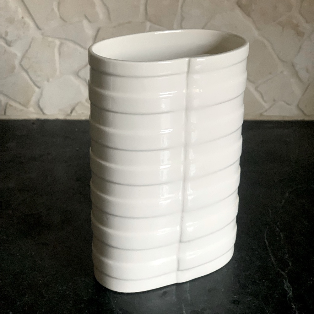 QANAT | Vintage ribbed white porcelain vase.